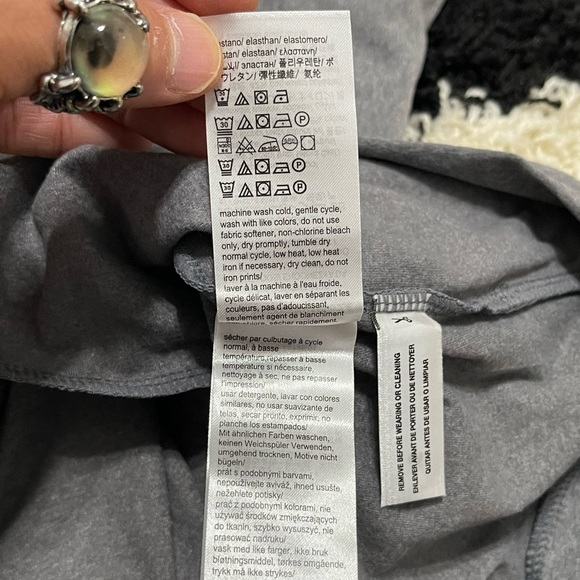 NWT Men’s Size Small Calvin Klein Linear Logo Print Drawstring Hoodie In Gray - Picture 11 of 12